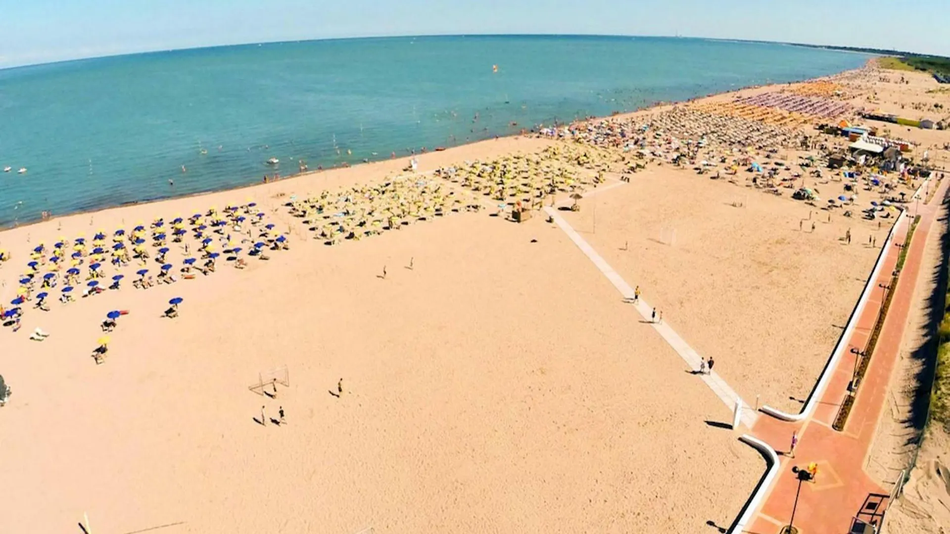 Cozy Apartment Near The Beach In Rosolina Mare