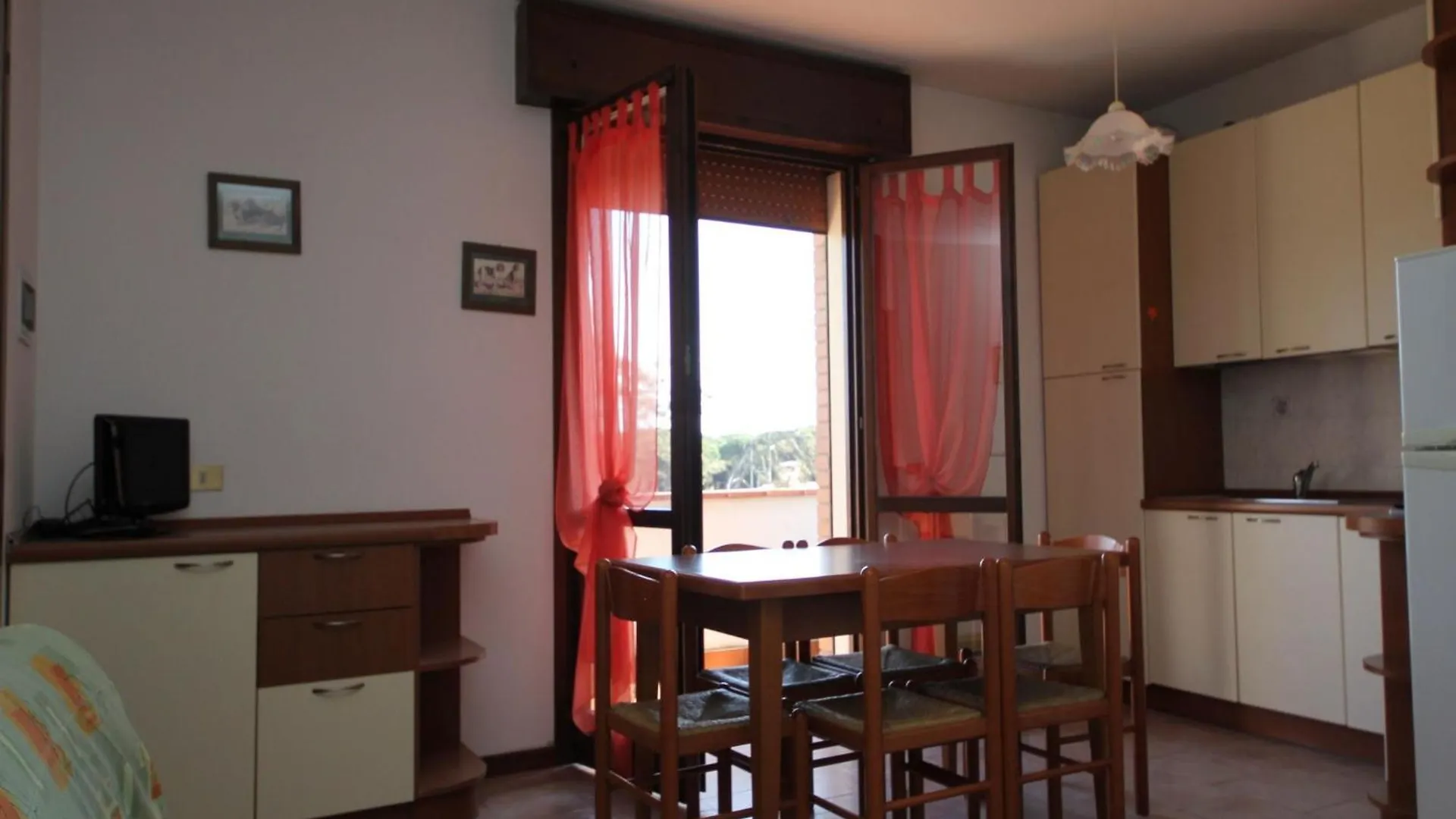 Cozy Apartment Near The Beach In Rosolina Mare
